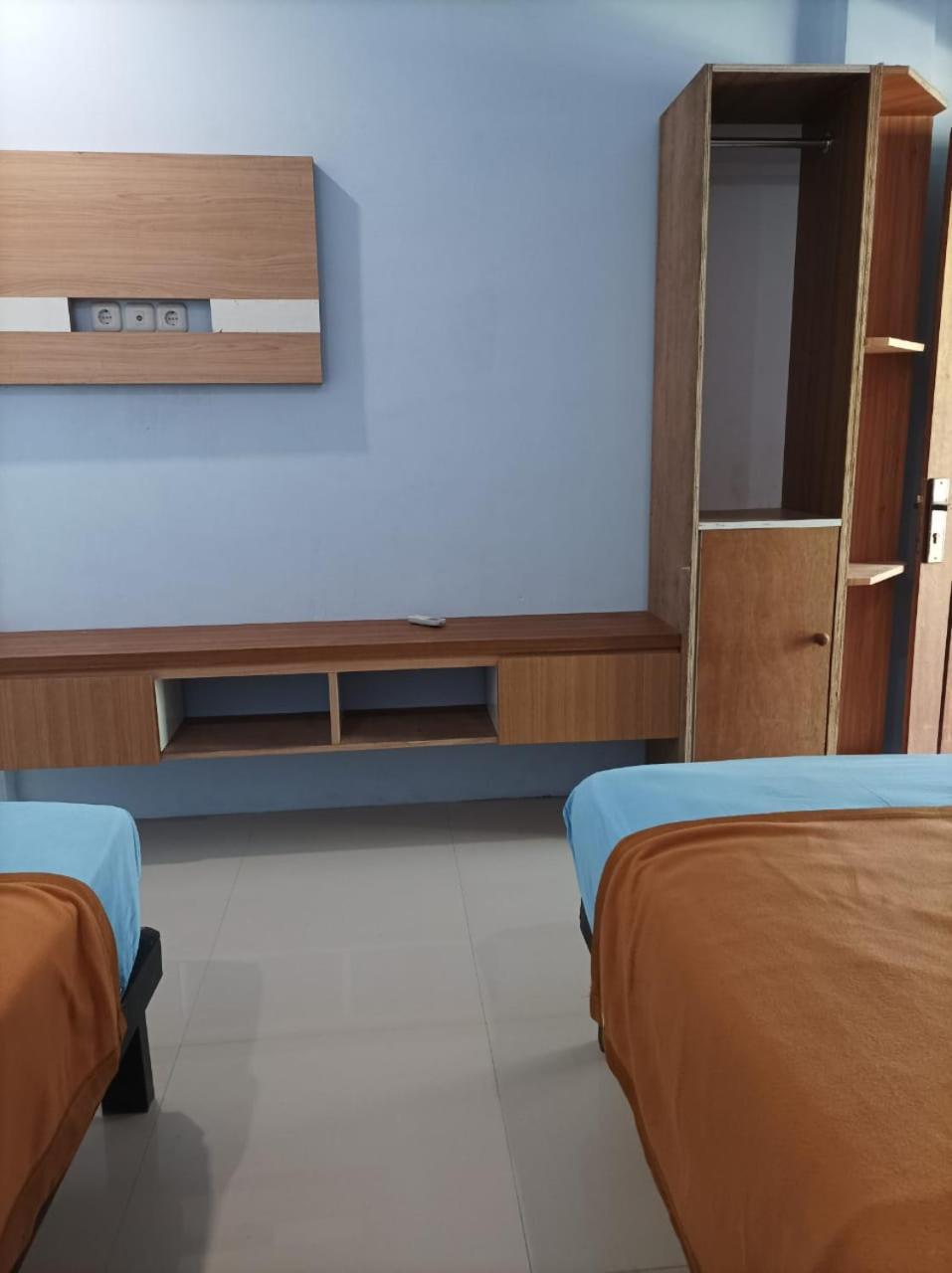 Merendeng Hostel Kuta Kuta  Exterior foto